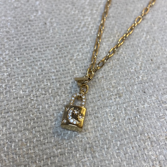 Lock pendant necklace - Picture 2 of 3